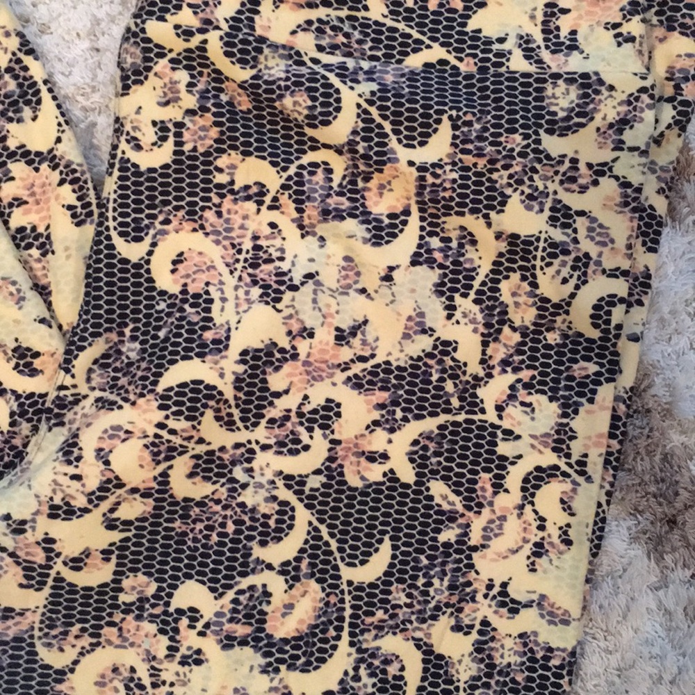 TC Lularoe - Picture 2 of 3